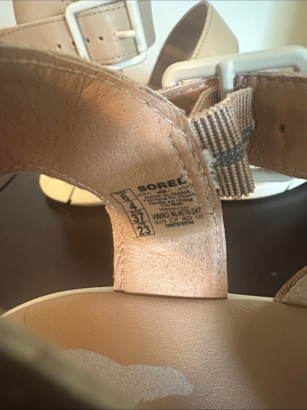EUC Women’s 6 SOREL sandals - Picture 8 of 8